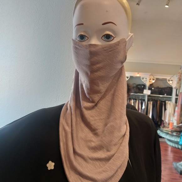 Mask - Picture 2 of 8